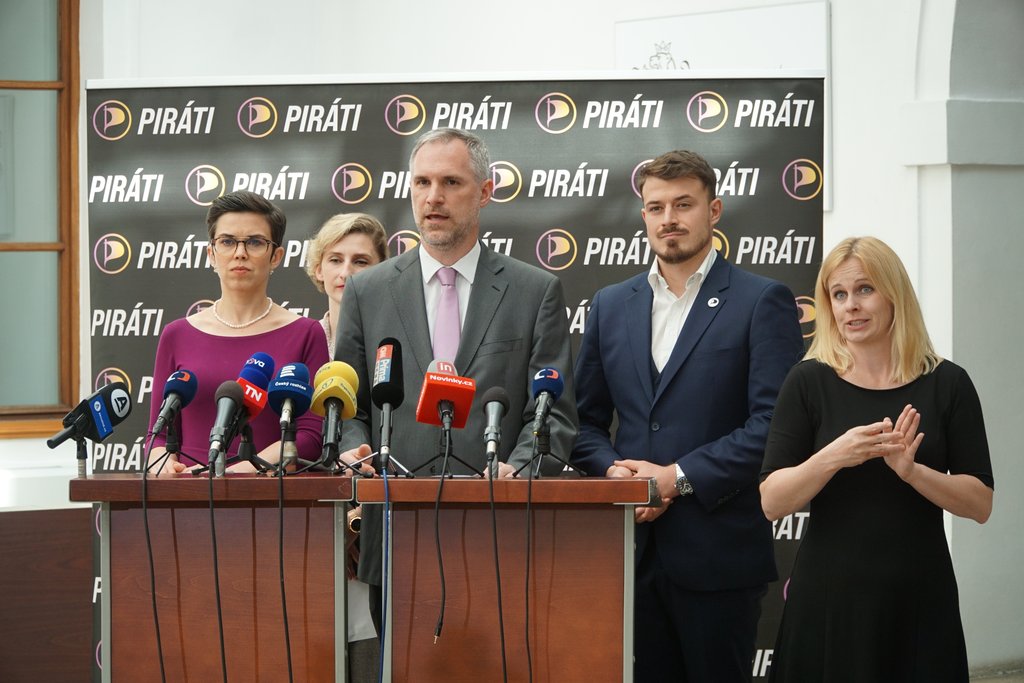 Piráti připravují Lex Mrázová: Konec netransparentního využívání obecních bytů politiky